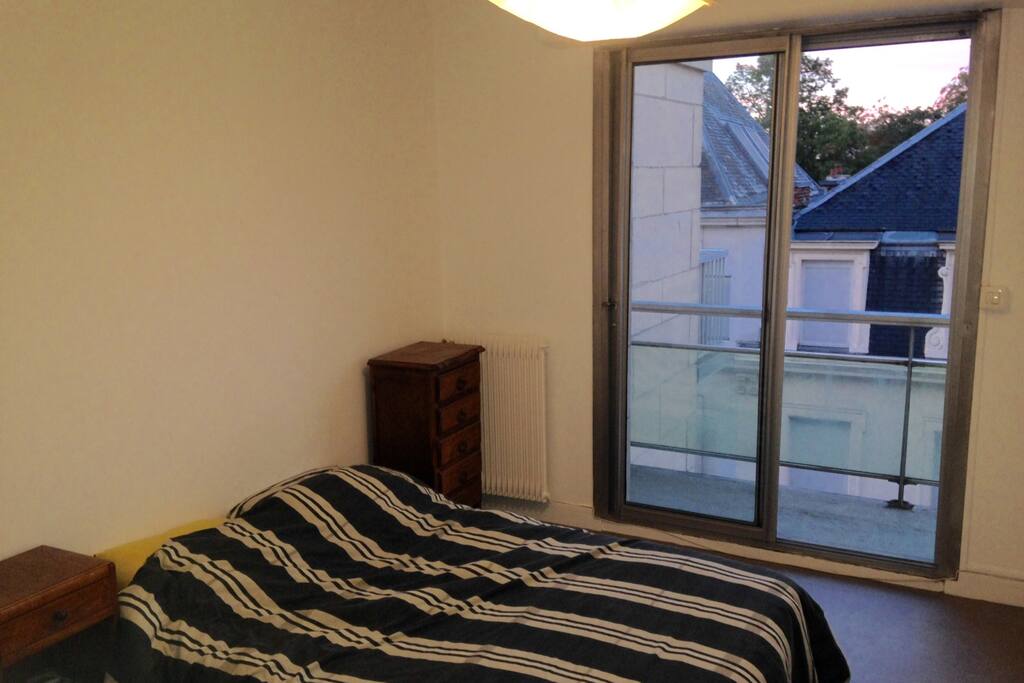 Main room - Chambre principale