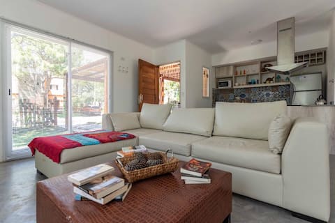 Top Airbnb: The cove, 2 pool rooms, grill, home in Mar De Cobo
