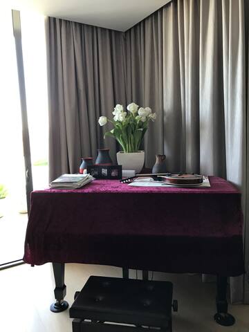 Convenient & comfortable waterfront terrace. gallery image 4