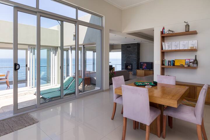 Breathtaking Sea and Mountain views gallery image 4