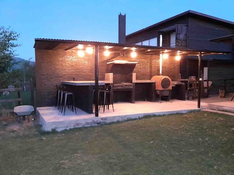 Beautiful and modern house on the shore of Lake Colbun