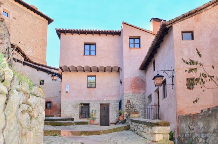 Cozy home in the old village center of Albarracín