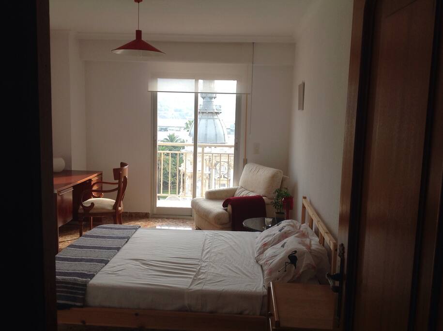 Habitación privada con balcón