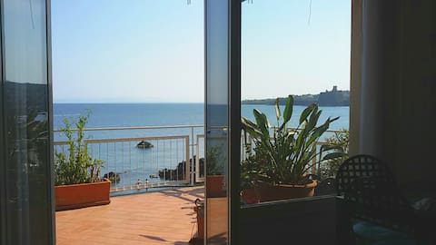House by the sea with Acitrezza panoramic terrace