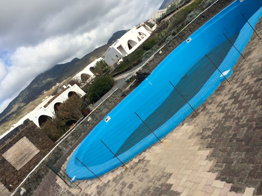 The salty water swimmingpool of the village that can be used freely 9.00/19.00.LA PISCINA DI ACQUA SALATA DEL VILLAGGIO