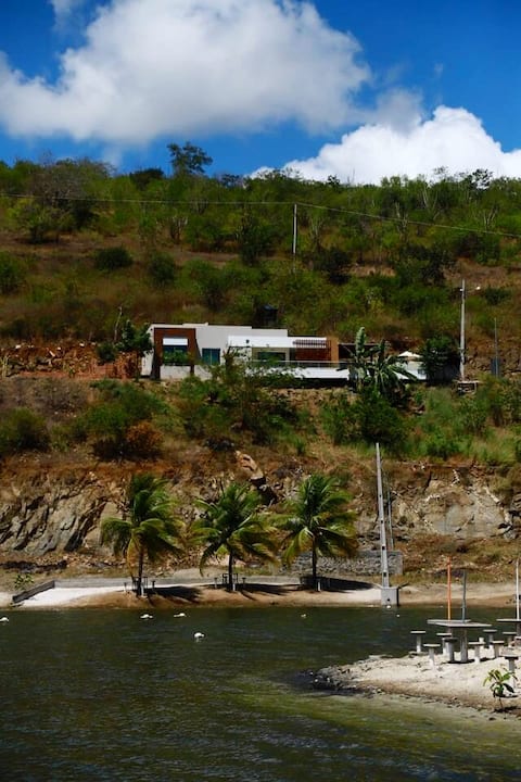 Paradise House! 
Refuge on the shores of Lake Xingo