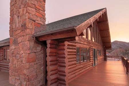 Beautiful Log Home-Spectacular View