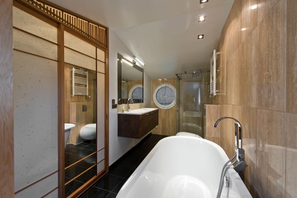 En-suite bathroom
