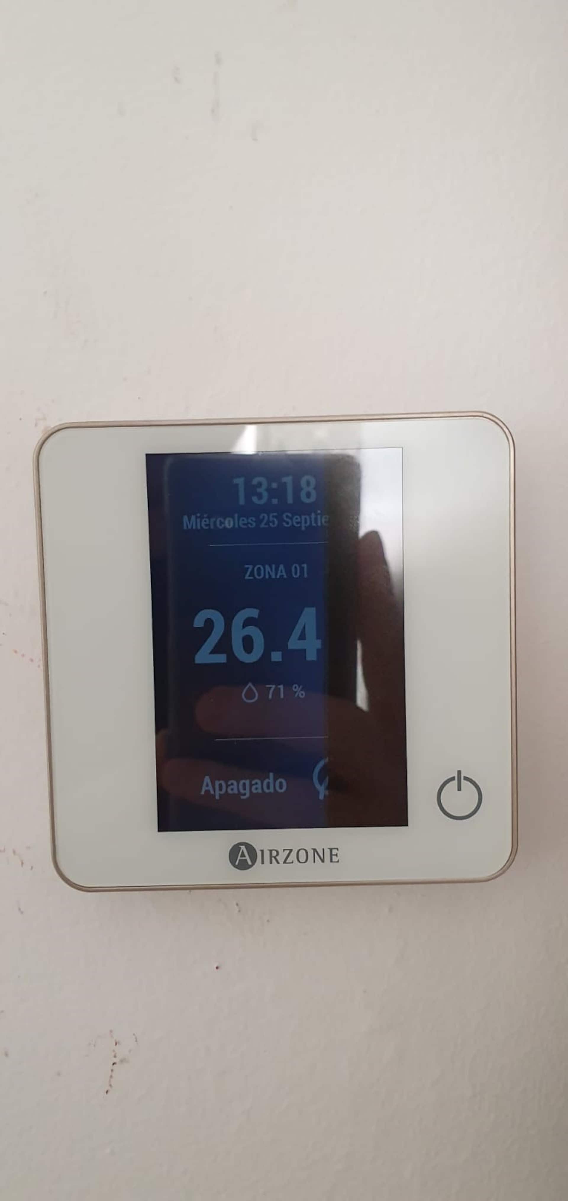 Cozy Apartment, Central AC, 2min from Beach — photo 5