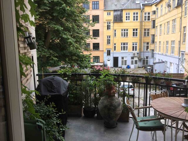 Charming 280m2 apartment: 6 guest. City gallery image 3