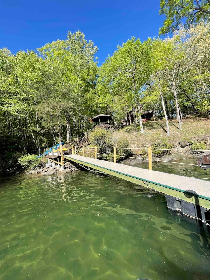 Large waterfront home in cove on Lake Jocassee! Houses for Rent in