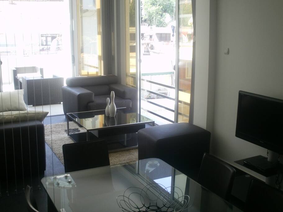 APARTMENT 1