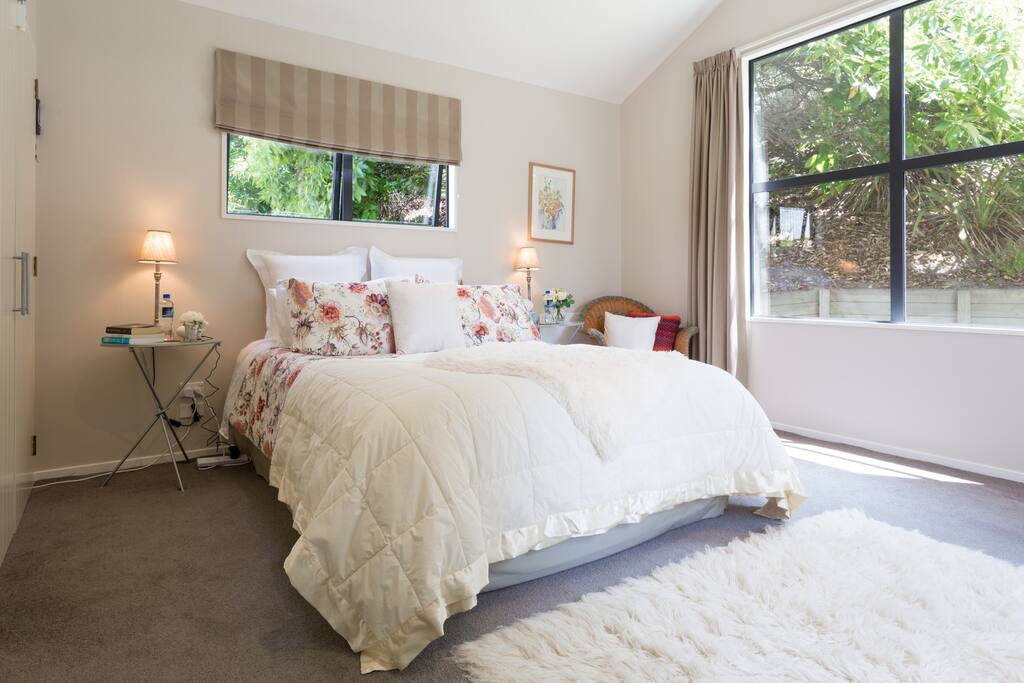 Put the excess pillows aside - lots to choose from.