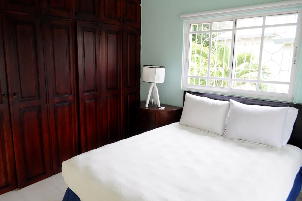 Dormitorio - Closet - Cama tamaño Queen
Bedroom - Closet - Queen Size Bed