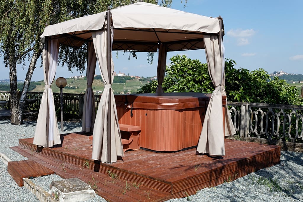 Hot tub