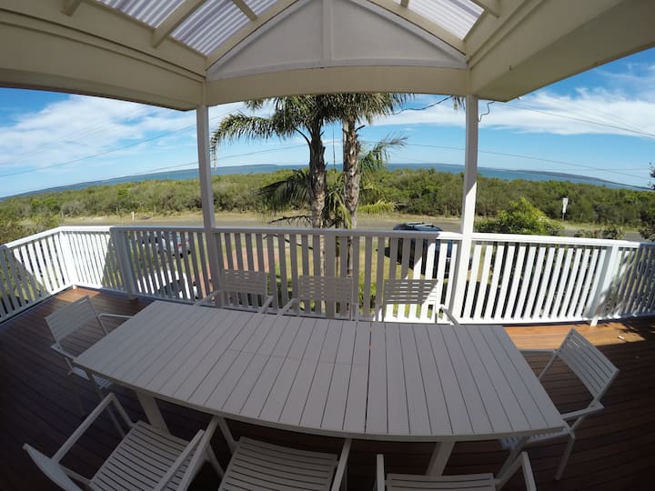 Family Friendly - 50m To The Beach - Sea Views! - Jervis Bay