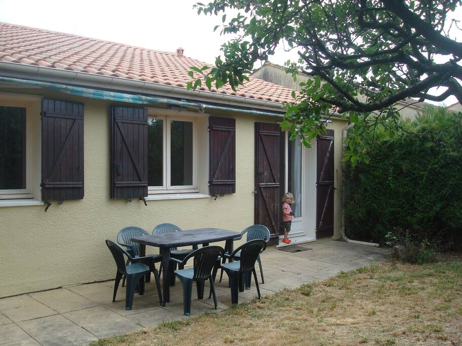 Petit jardin, terrasse, sans vis à vis!