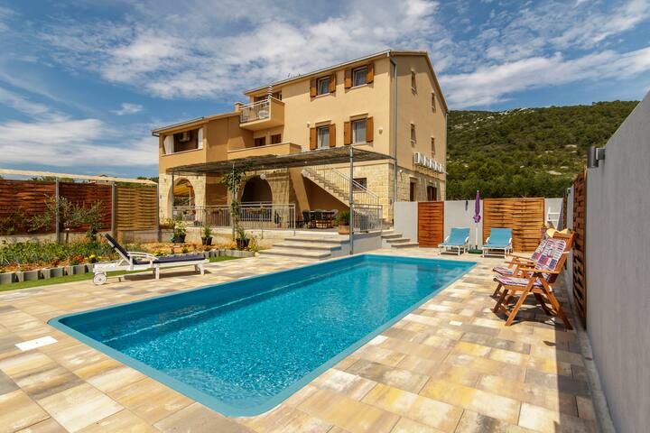 (R) 2+1 Studio apartment with pool