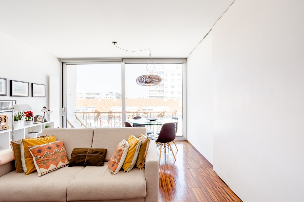Top Airbnb: Take Morning Strolls in Botanical Gardens Near an Airy Flat em União Das Freguesias De Lordelo Do Ouro E Massarelos