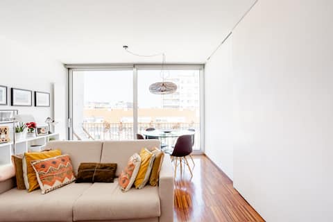 Top Airbnb: Take Morning Strolls in Botanical Gardens Near an Airy Flat em União Das Freguesias De Lordelo Do Ouro E Massarelos