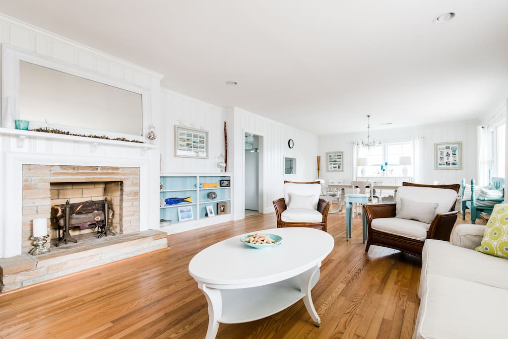 Open floor plan living and dining room.