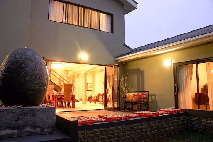 Suzi's Cottage. Swakopmund Garden Flat