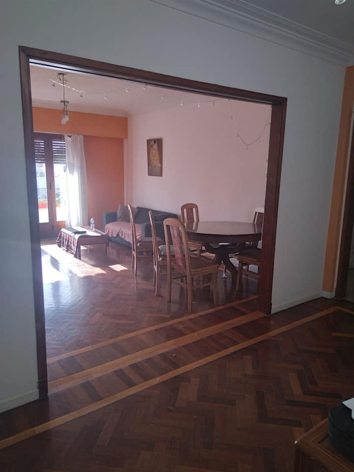 Habitación en departamento en Parque Chacabuco