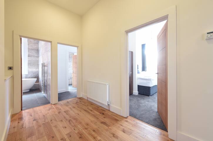 Stunning High Spec Slps 14(38 A3) Mcr City Centre gallery image 5