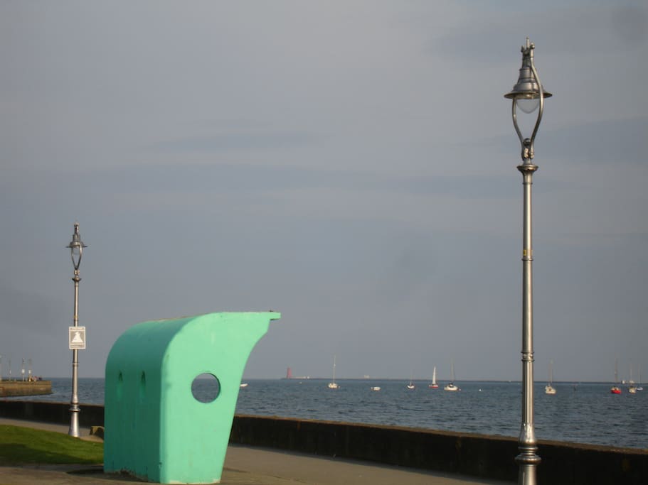 Stroll along the promenade with many cafe's, Pubs, Italian, Irish & seafood restaurants