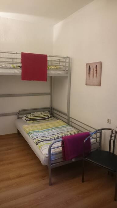 Bett Nummer 1. Das Hochbett ist geeignet bis 90kg.