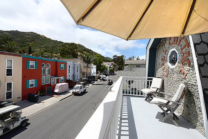 Incredible Island Vacation Home, Min Away from gallery image 3