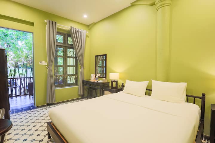 Habitación con 22 metros cuadrados. Decoración Indochina.