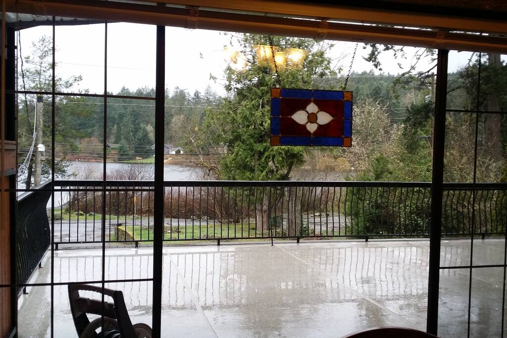 Front dining room views.
