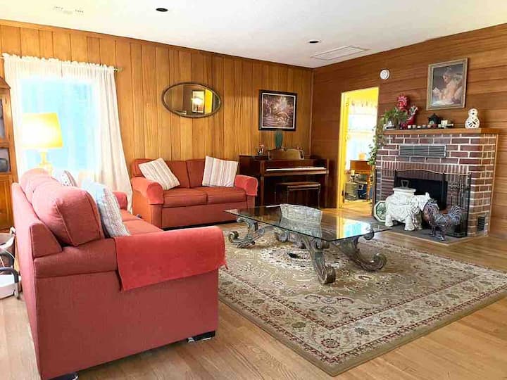 Charming Older Home In Noho District - Los Angeles