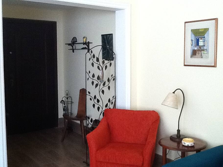Sala com ante-sala ao fundo