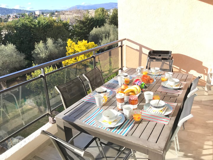 2 bedrooms, new, sea view, swimming pool, standing
