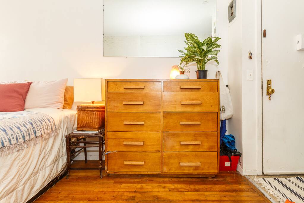 Convenient East Village Studio, Apartments for Rent in New York, New York, United States