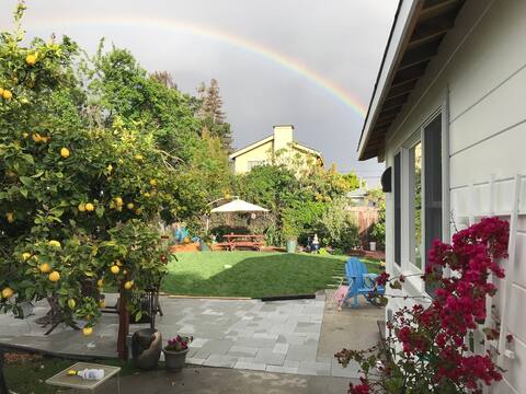 Quiet 2 Bd/2 Ba Cottage w/  Lg Garden- Sanitized