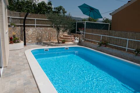 Diocletian Split Private Pool Holiday Apartment