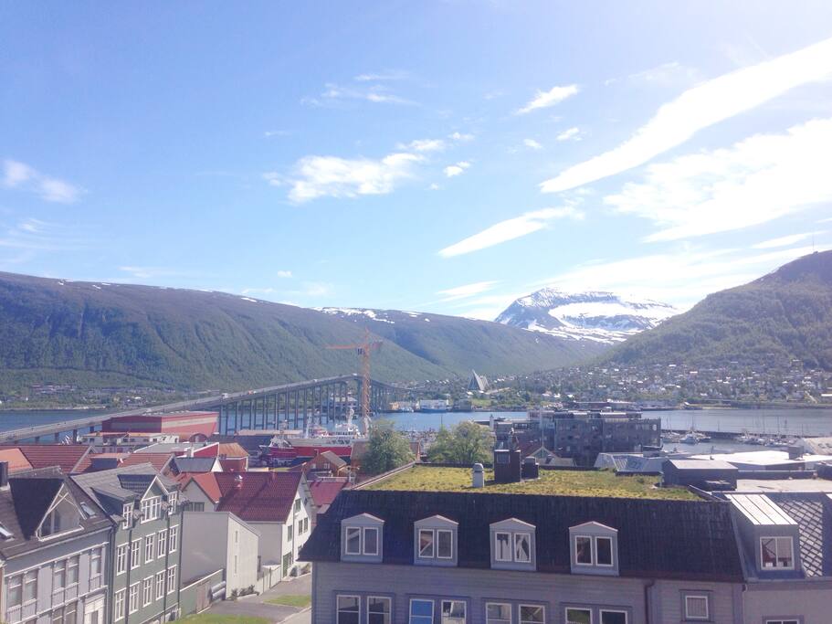 The roof terrace is free to use and also have furnitures and a barbeque