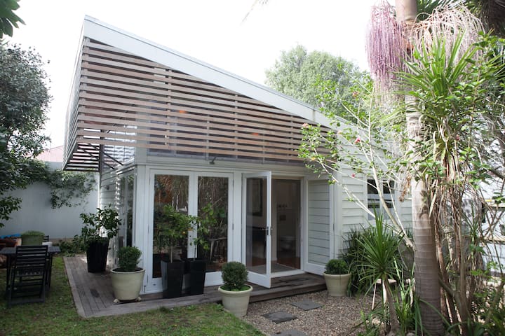 Luxury Grey Lynn Ponsonby Studio