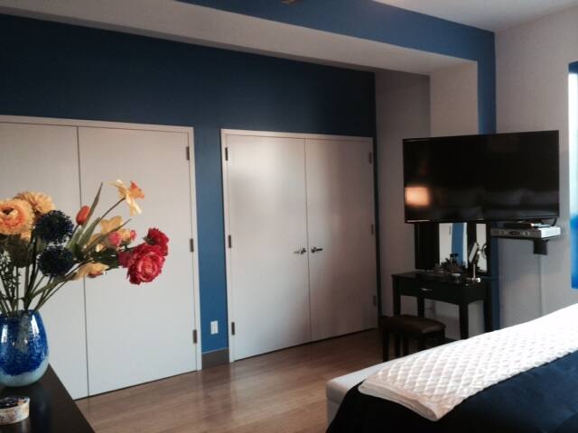 HUGE LUXURY 2BD/2B, 7mn TO TIME SQR gallery image 2