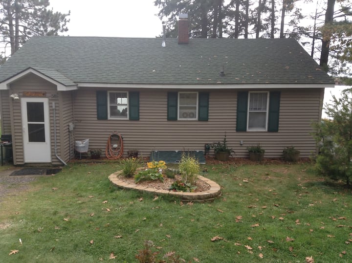 Northwoods Paradise Retreat on Lake Sissabagama! Cabins for Rent in