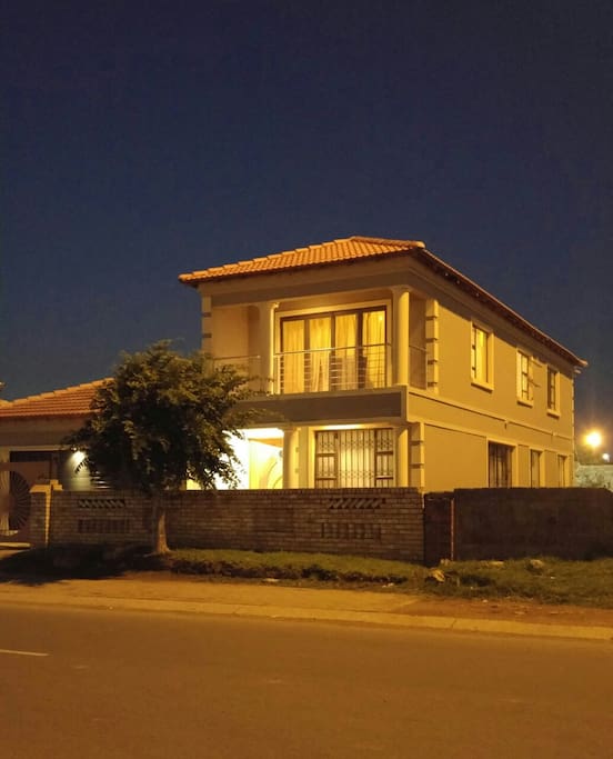 Kasi holiday Houses for Rent in Pimville, Gauteng, South