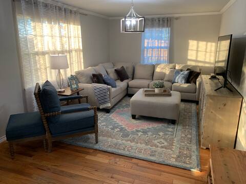 The RailHouse 1/2 mile to Casino,4 bdr, 56 acres