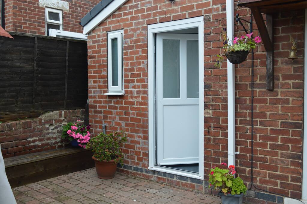 private entrance, with lock.