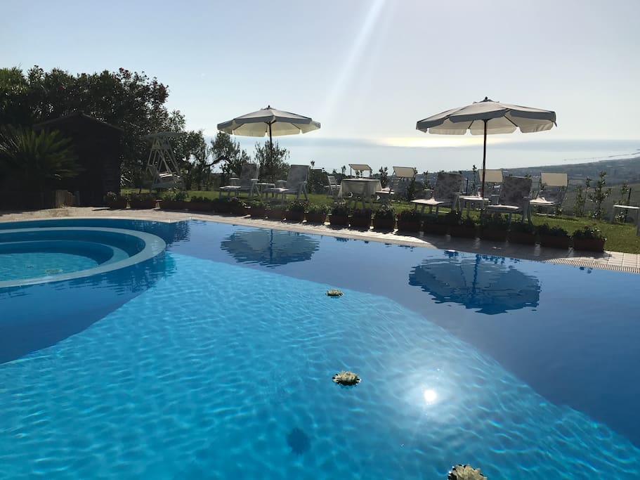 Piscina condivisa