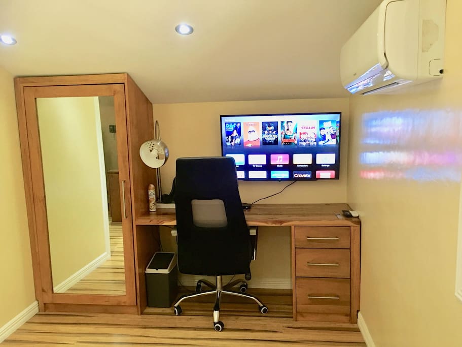 Mirrored closet, safe and computer desk, with unlimited Fiber connection