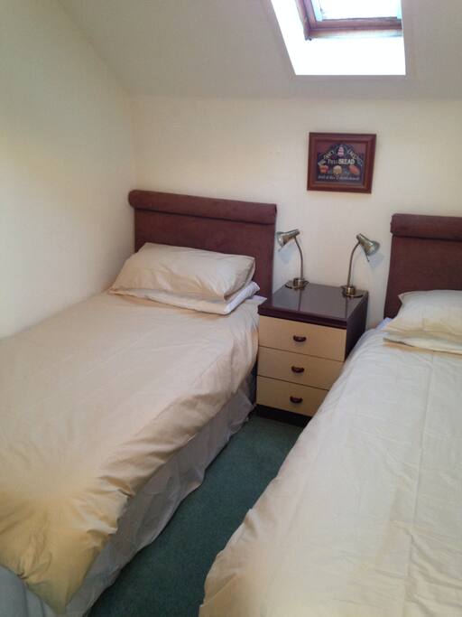 Twin bedroom