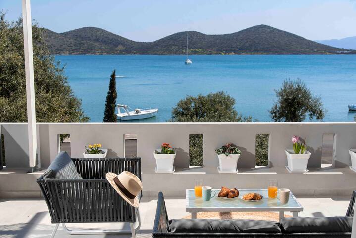 Elegant homes Crete
 managed Airbnb listing 2